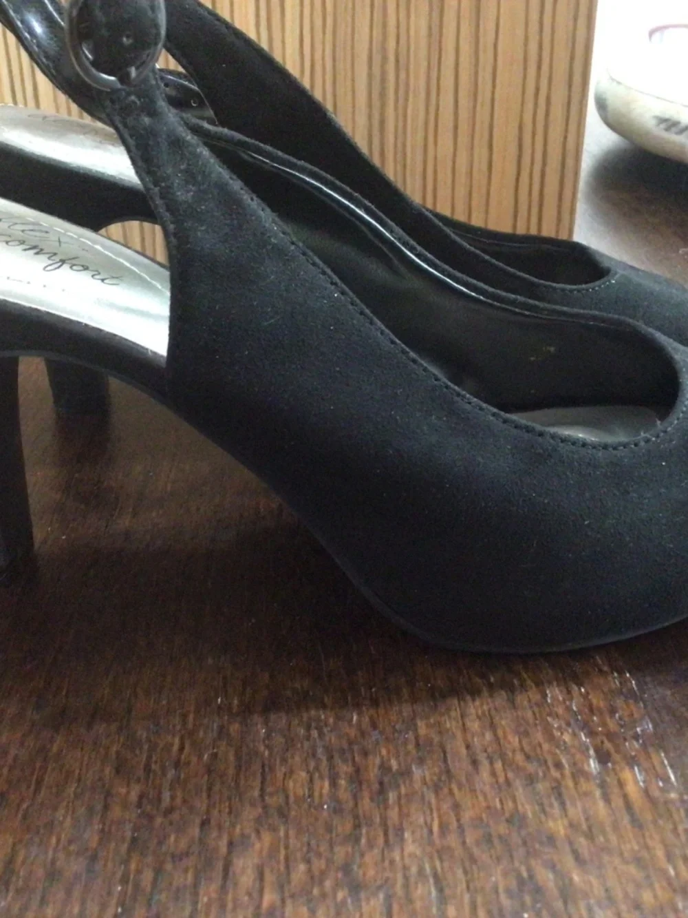 Dexflex Comfort open toe  ankle strap heels. Size 6W